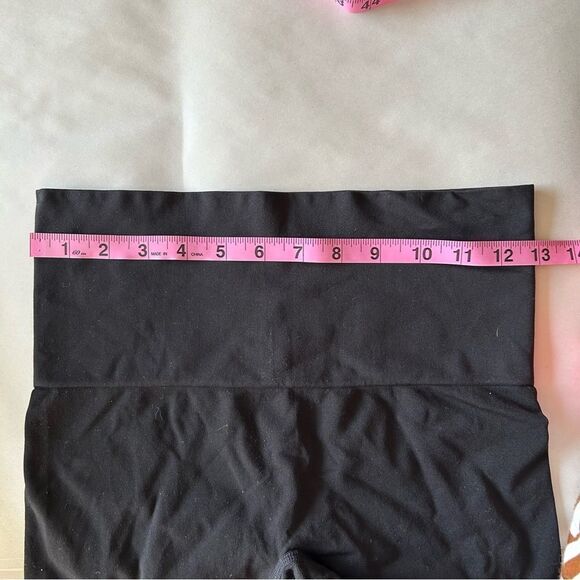 SPANX Black Bike Shorts High-Waisted Compression - Picture 6 of 6